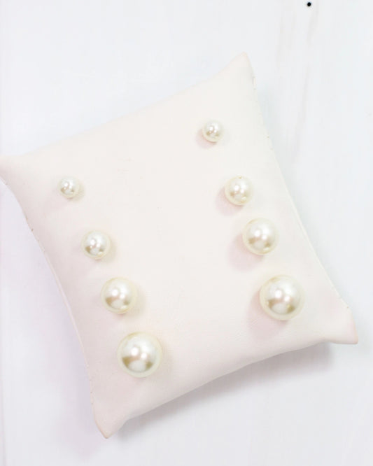 Britt Pearl Stud Set