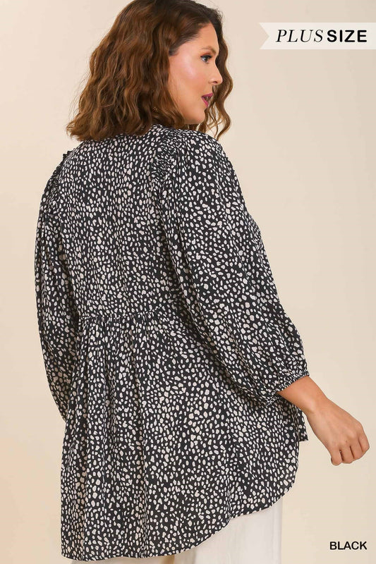 Plus Size Black & White Top
