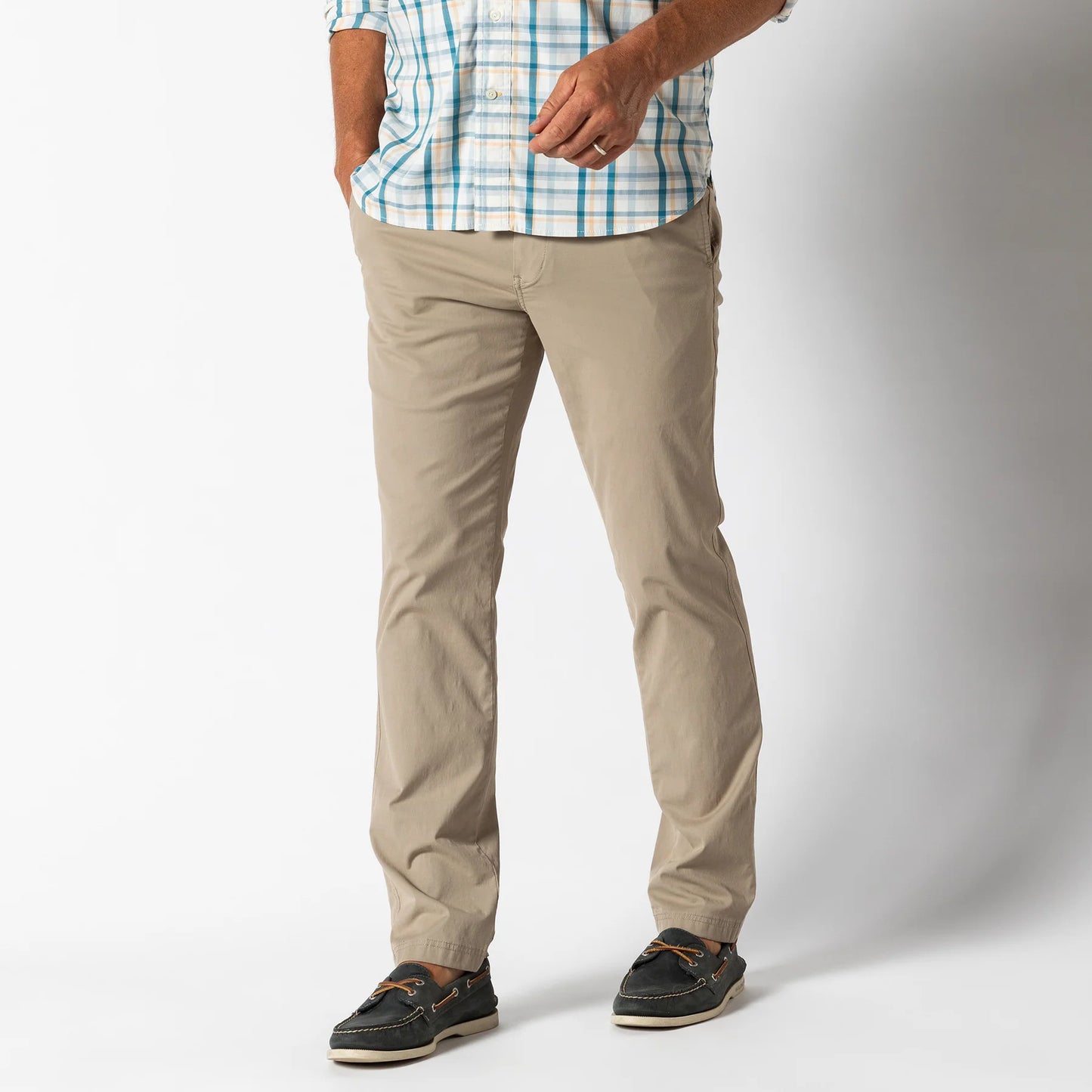 Harbor Performance Chino | Khaki
