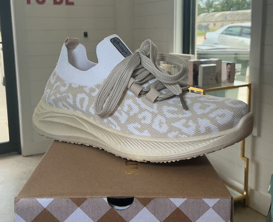 Tanleo Sneaker | Simply Southern