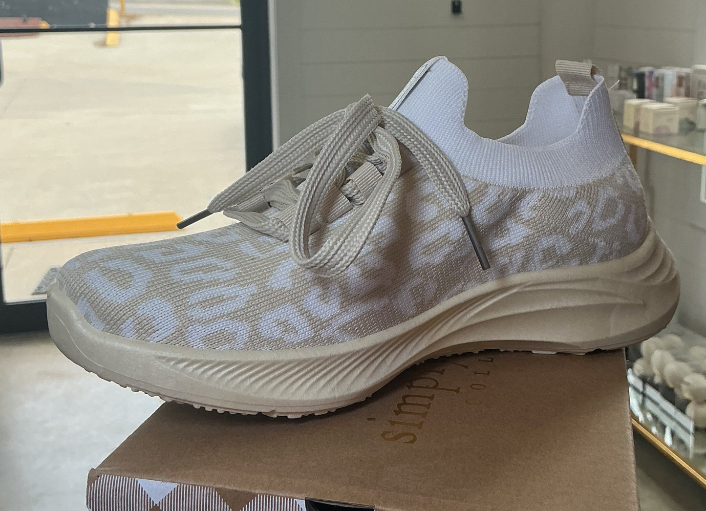 Tanleo Sneaker | Simply Southern